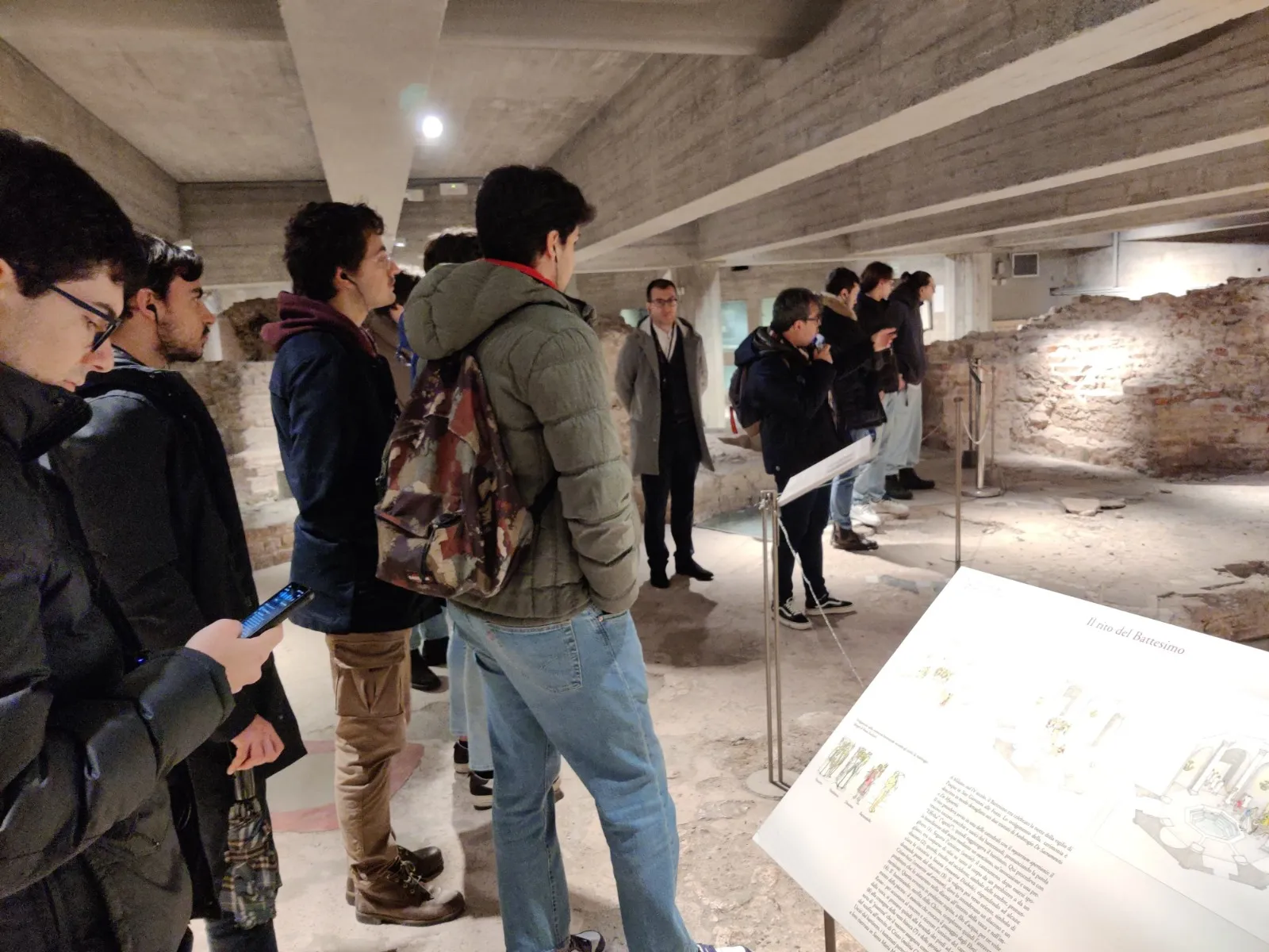 Pensionato Bertoni students visiting the archaeological Baptistery area beneath Milan Cathedral